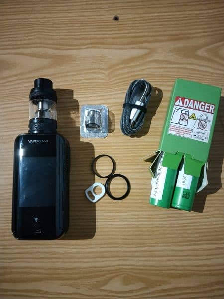 Vaporesso luxe ll 220W starter kit | With Battery's 2