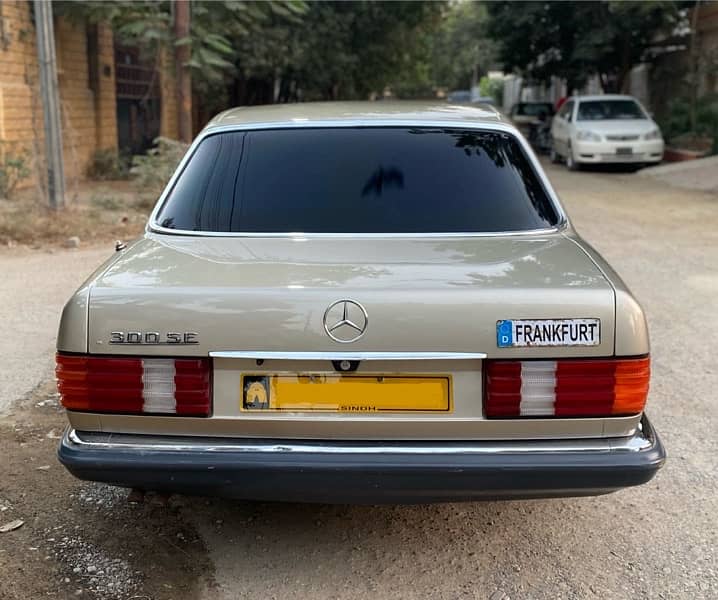 Mercedes Benz S Class w126 300SE 1985 4