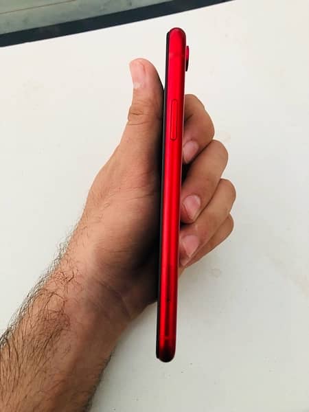 I Phone XR 128-GB 3