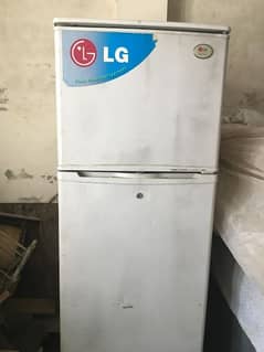 LG fridge all ok good condition 9/10