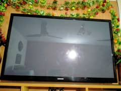 samsung plasma 43inch one hand used