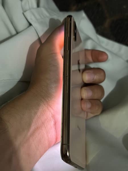 Iphone XS Max 64GB Gold COLOUR PTA Approved 4