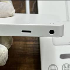 Iphone 2 in 1 Splitter  |  MFI CERTIFIED 100% Original | Non-Bluetooth
