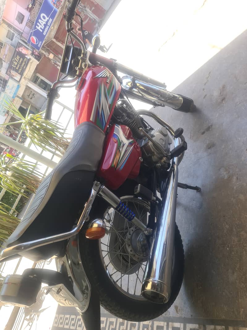 Honda 125 2023 model condition 10 by 10 9