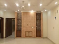 10 MARLA BEAUTIFUL HOUSE FOR RENT IN PARAGON CITY WITH GAS