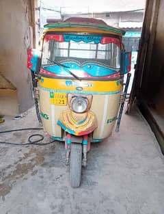 6 Seater Rickshaw TAIZ RAFTAR