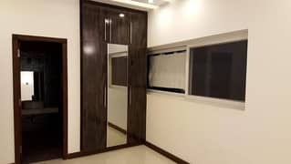 8 Marla house Available for rent in Usman block Bahria Town Lahore