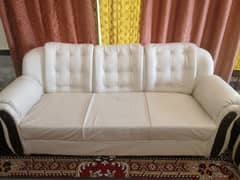 want to sell 5 seater soda set. . . . condition is good