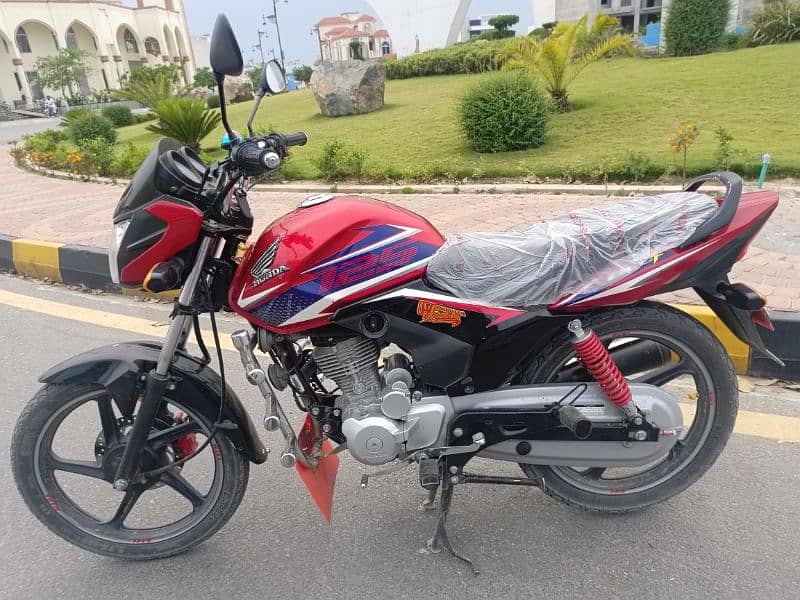 Honda CB 125F Full New Condition Security System start from Key Button 0