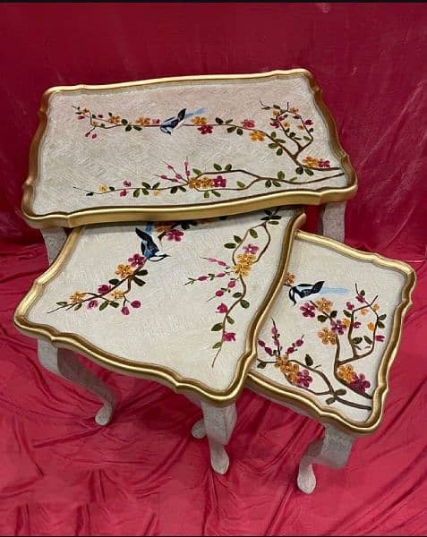 Gulaab hand painted table 0