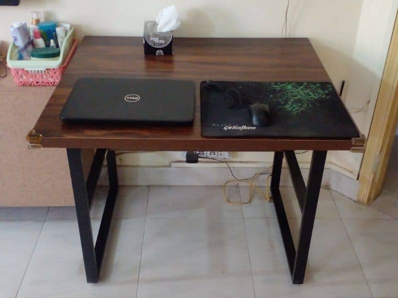 Computer Table / Study Table 8