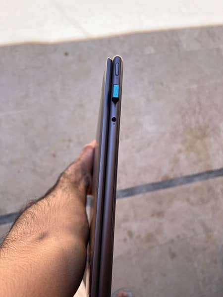 Lenovo yoga 7 12th gen 8gb 256gb ssd 1