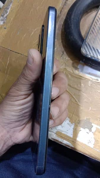 vivo y35 8+8/128 good condition with box and charger 3