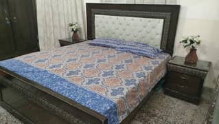 4 Pcs Bedroom Set with King Size Bed & 3 Door Almari