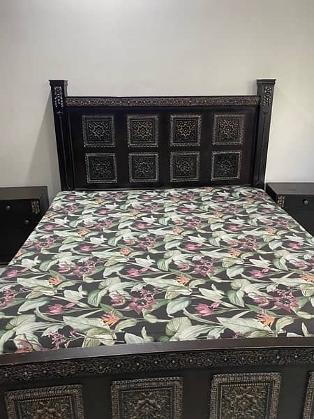 wooden king size bed for sell without mattress, mattress is for 10k 2