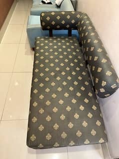 L shaped sofa in good condition