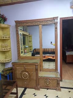 Dressing table in brand new condition.
