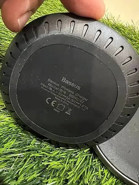 100% Original Baseus Fast Qi Wireless Chargers (Pouch Packing) 1