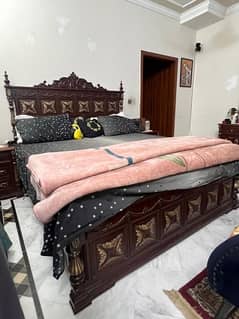 KING SIZE WOODEN BED