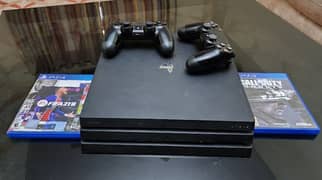 PS4 PRO / 2 Controllers /Well Condition
