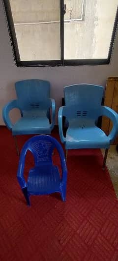 03 Chair and 03 Stools