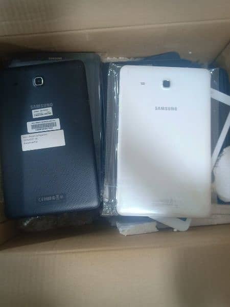 Samsung Tab E 10" T560inch 2/16 Version is 7.1 with charger 1