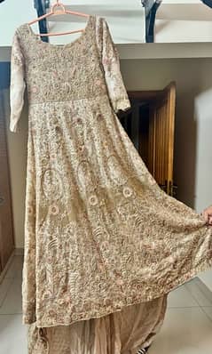 Elegant White Maxi Dress with Breathtaking Gold Embroidery
