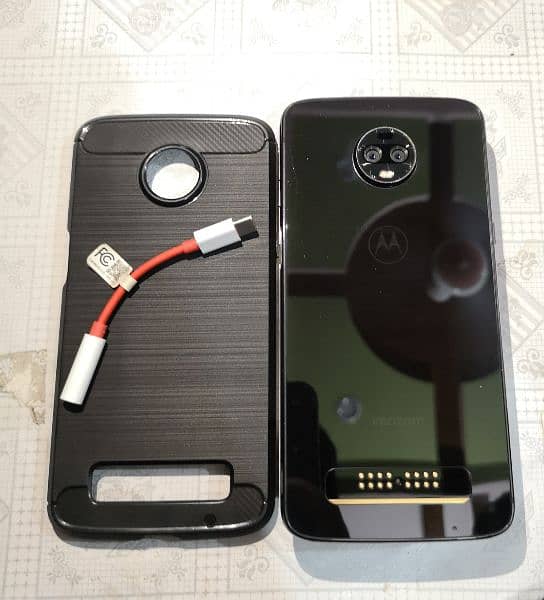 Motorola moto Z3(Exchange possible) 1