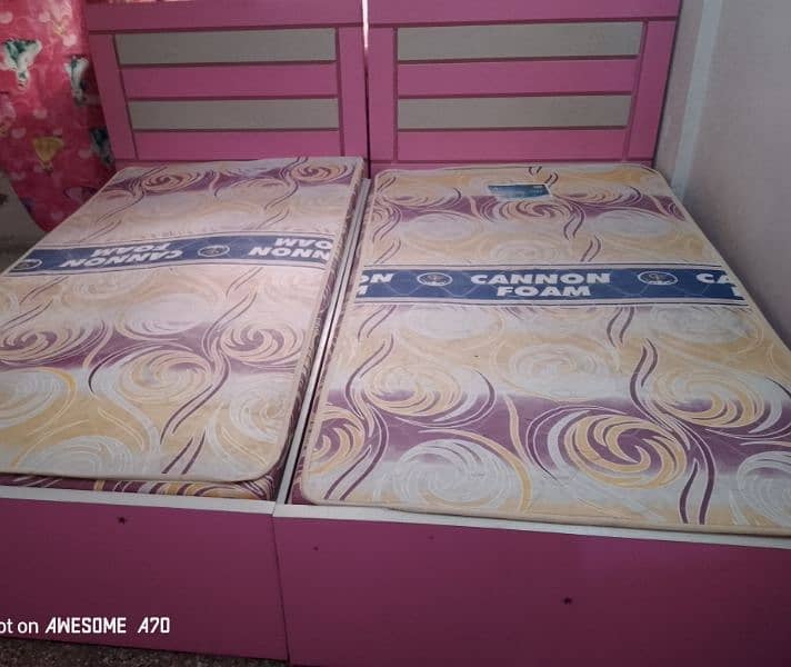 Wooden beds set 4