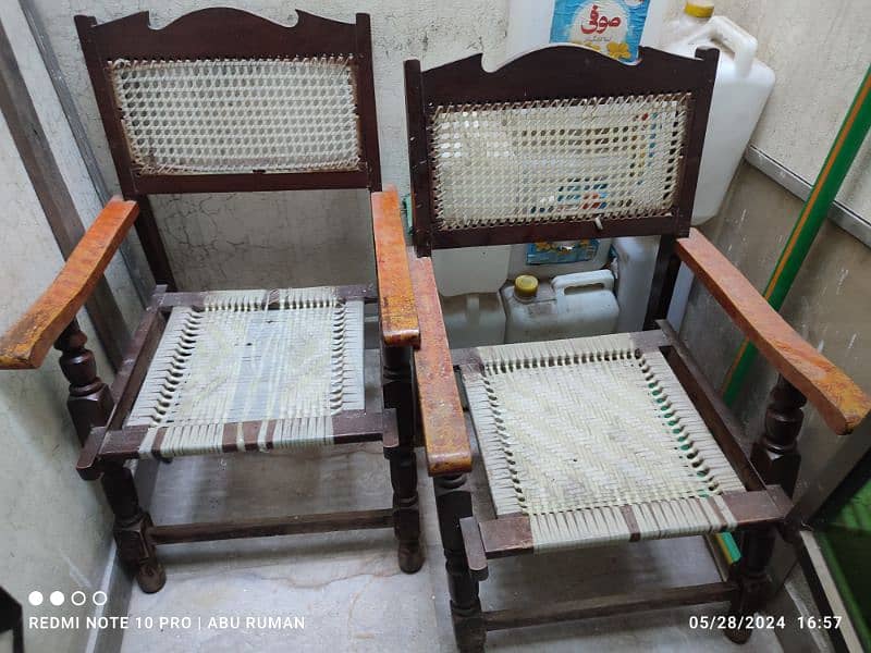 3۔chairs 1