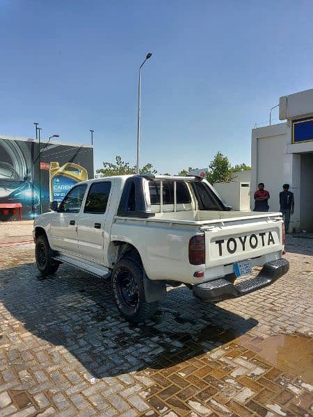 Toyota Hilux 1998 7