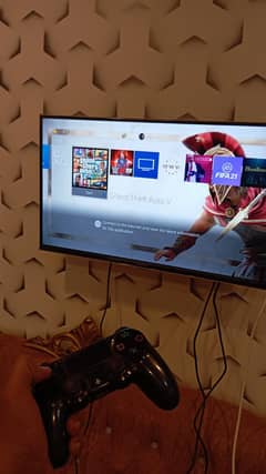 PS4 1TB 1200 series 10/10 condition
