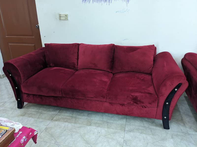 Sofa is sold in good price 4