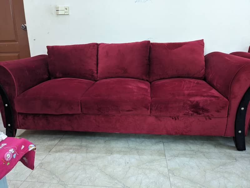 Sofa is sold in good price 5