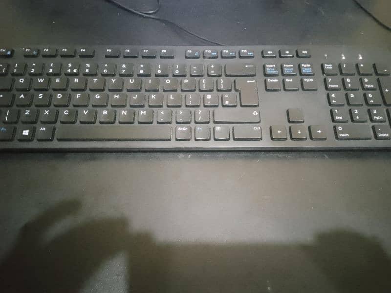 original keyboard with multimedia keys 1