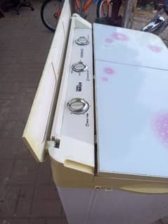 Washing Machine with spinner