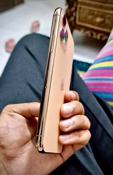 iPhone 11 Pro 1