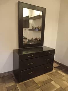 Dressing Table with mirror call at 0300-5713333
