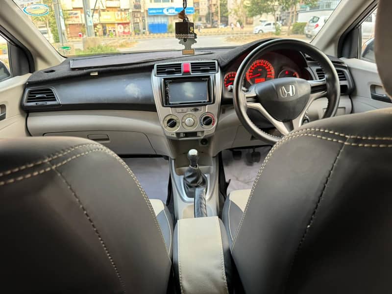Honda City IVTEC 2014 bumper to bumper original Manual btr thn corolla 11