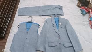 3 pecs suits  pent size 28  coat size 22 23