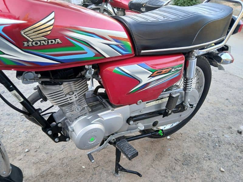 Honda CG 125. Model 22/23.  Islamabad Registered Hai 6