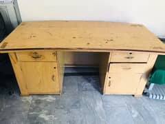 Fullsize Wooden table