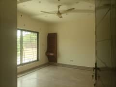 01 KANAL UPPER PORTION WITH SEPARATE GATE AVAILABLE FOR RENT
