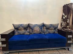 6 seater sofa for sale (barely used)