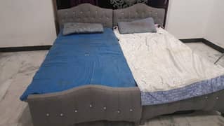 1 pair sinlgle beds and 1 single bed with metress