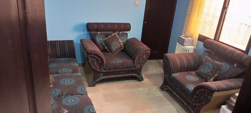 sofa set with table and cousin 1