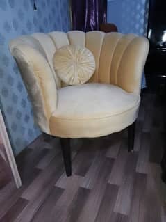 sofa chair 2 urgent sele