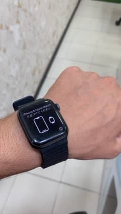 Series 6 ICloud watch LCD Condition 8.5/10