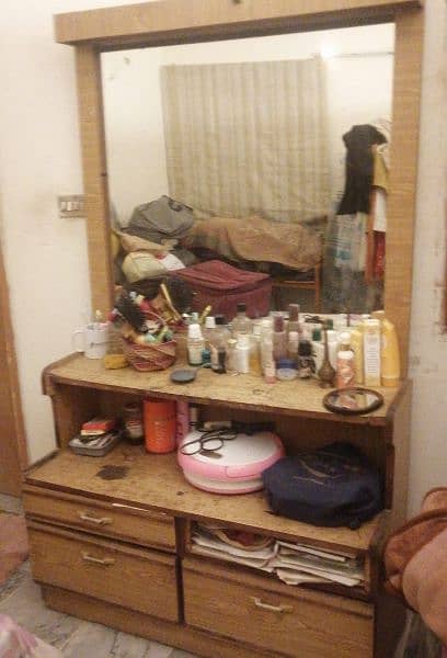 dressing table with mirror 0