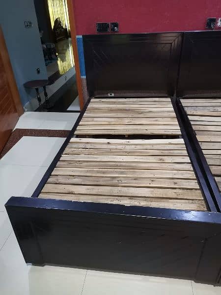 single bed. . . . best quality wood 1